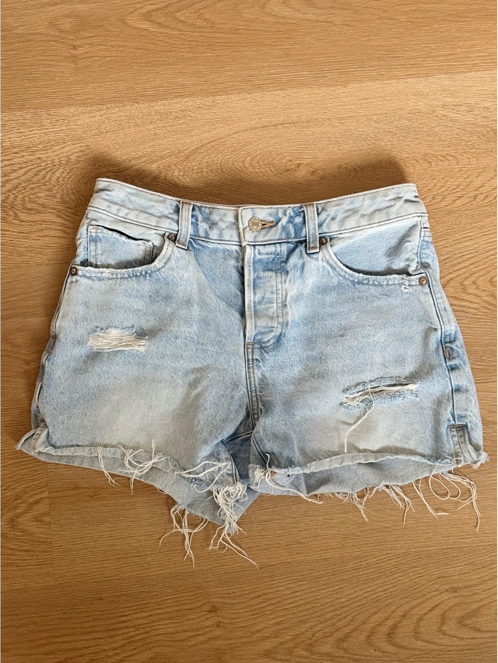 Express Light Wash Distressed Denim Cutoff Shorts Raw Hem Y2K